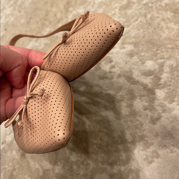 Kate Spade - Veronica Perforated Leather
Slingback Flats Size 7.5 B - Picture 4 of 13